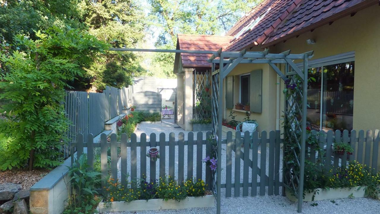 Le Nid De Mesanges Bed & Breakfast Chauffour-sur-Vell Dış mekan fotoğraf